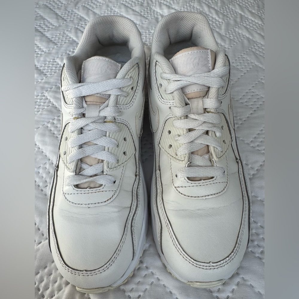 Nike Air Max White Leather Sneakers Activewear Running Shoes Boy Size 5Y US - Picture 3 of 10